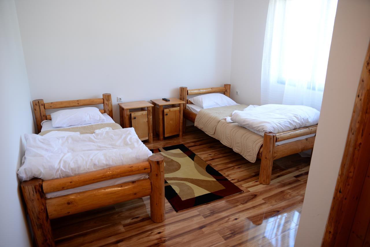 Motel Nacionalni Restoran Ognjiste Koruge Bagian luar foto
